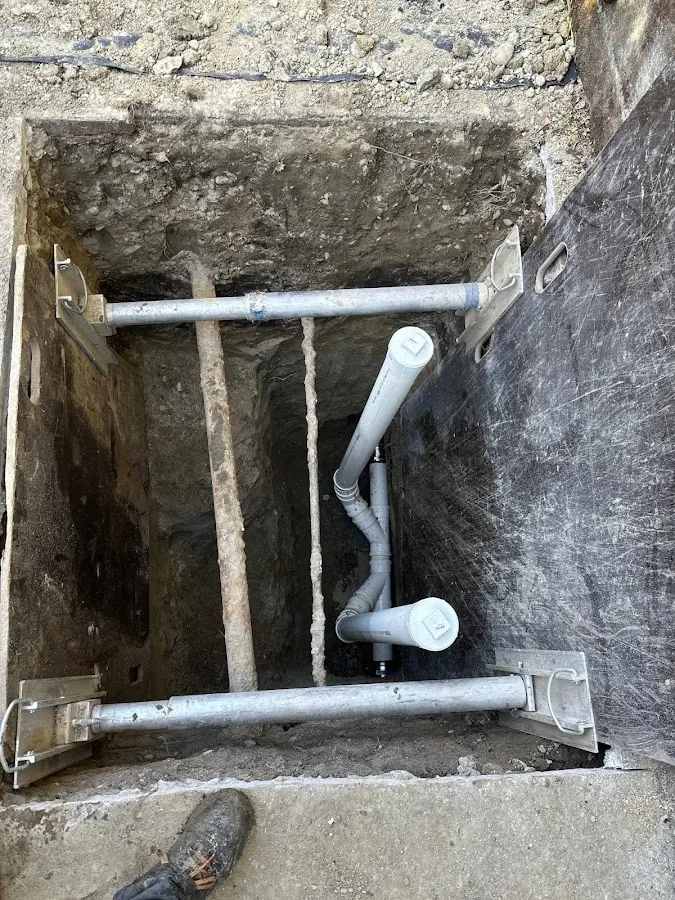 Experienced plumber completing Gas Line Repair work in Riviera Beach
